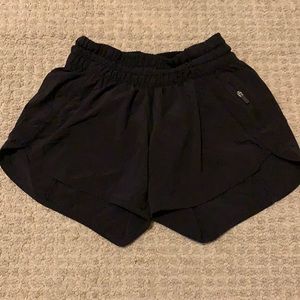 Lululemon hotty hot low rise shorts, size 4